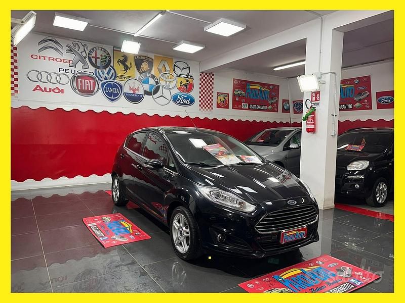 Usata Ford Fiesta Titanium 75 CV (55 kW) 2013 Nero Utilitaria