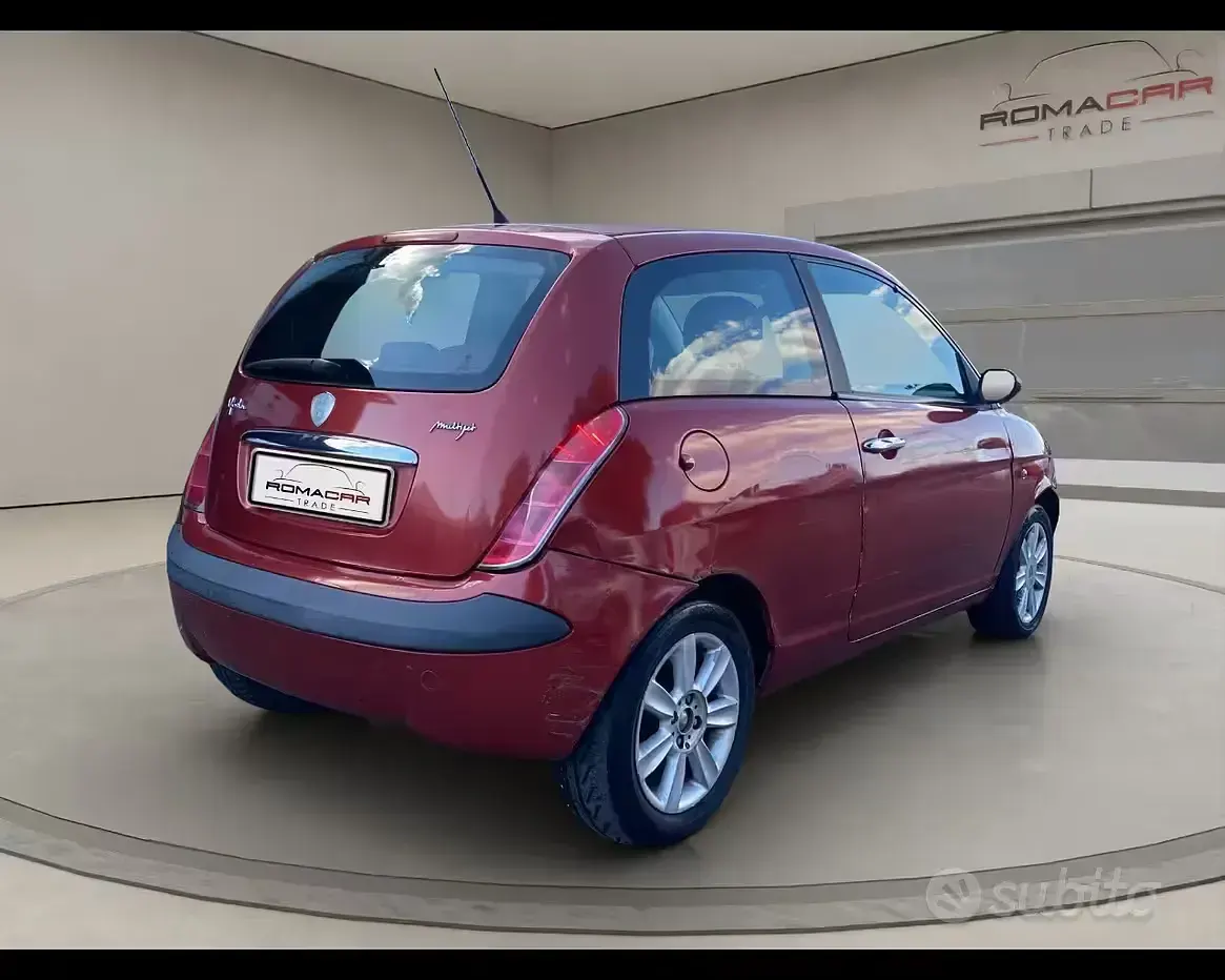 Usata Lancia Ypsilon 69 CV (50 kW) 2004 Rosso Utilitaria