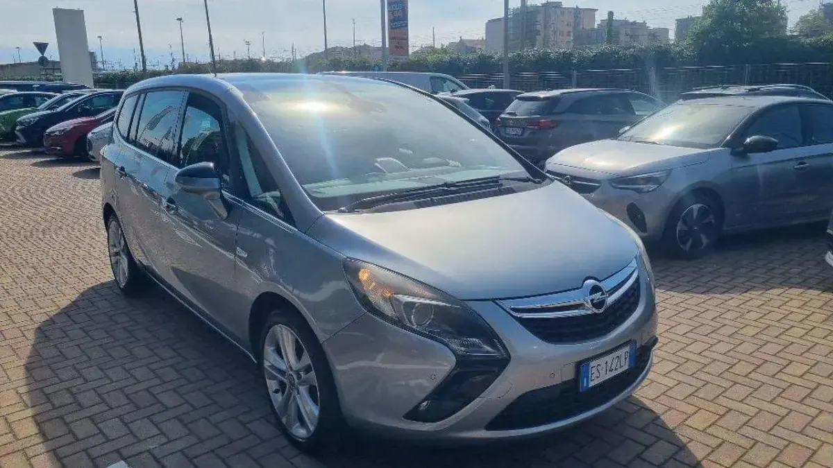 Usata Opel Zafira Tourer Cosmo 131 CV (96 kW) 2013 Grigio Monovolume