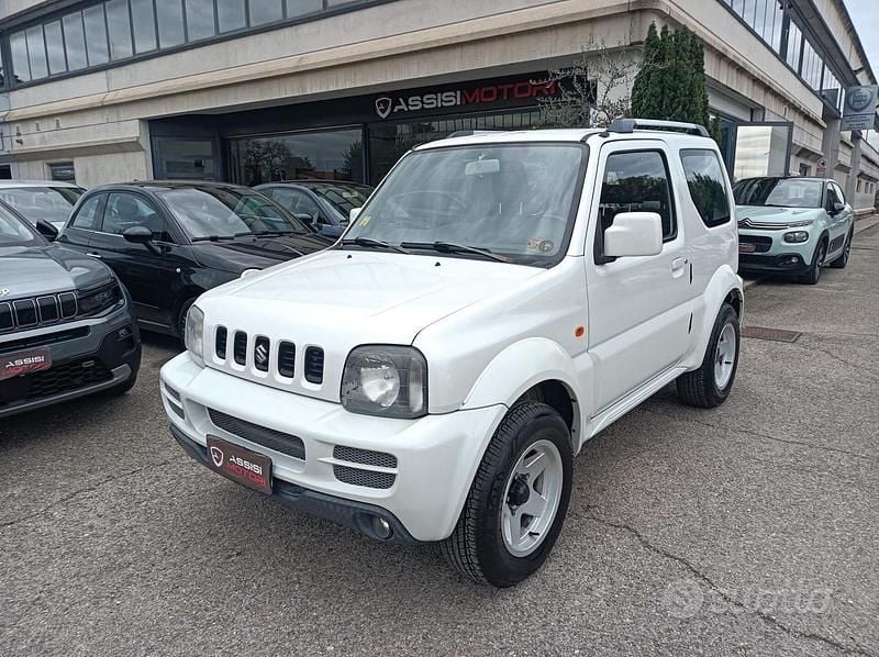 Usata Suzuki Jimny 85 CV (62 kW) 2010 Bianco SUV