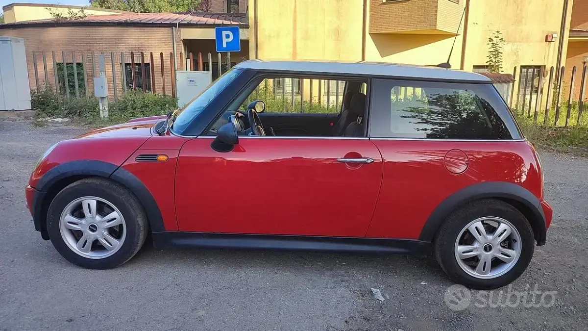 Usata Mini One D 75 CV (55 kW) 2005 Rosso Utilitaria