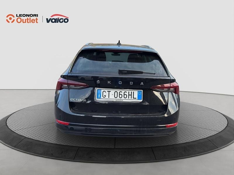 Käytetty Skoda Octavia Ambition 150 HP (110 kW) 2024 Musta Farmari