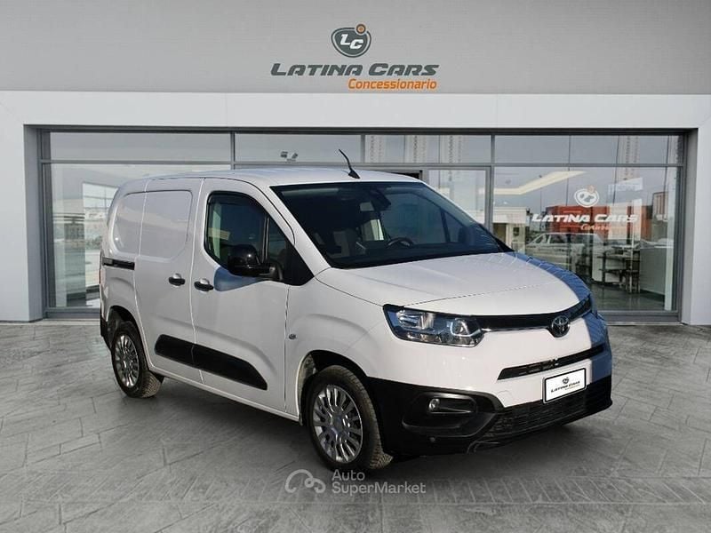 Usata Toyota Proace 102 CV (75 kW) 2023 Bianco Monovolume