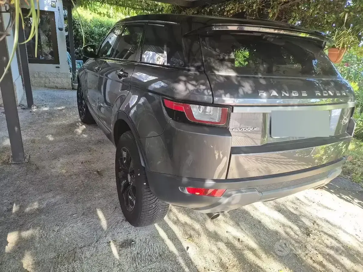 Usata Land Rover Range Rover evoque 150 CV (110 kW) 2018 Grigio SUV