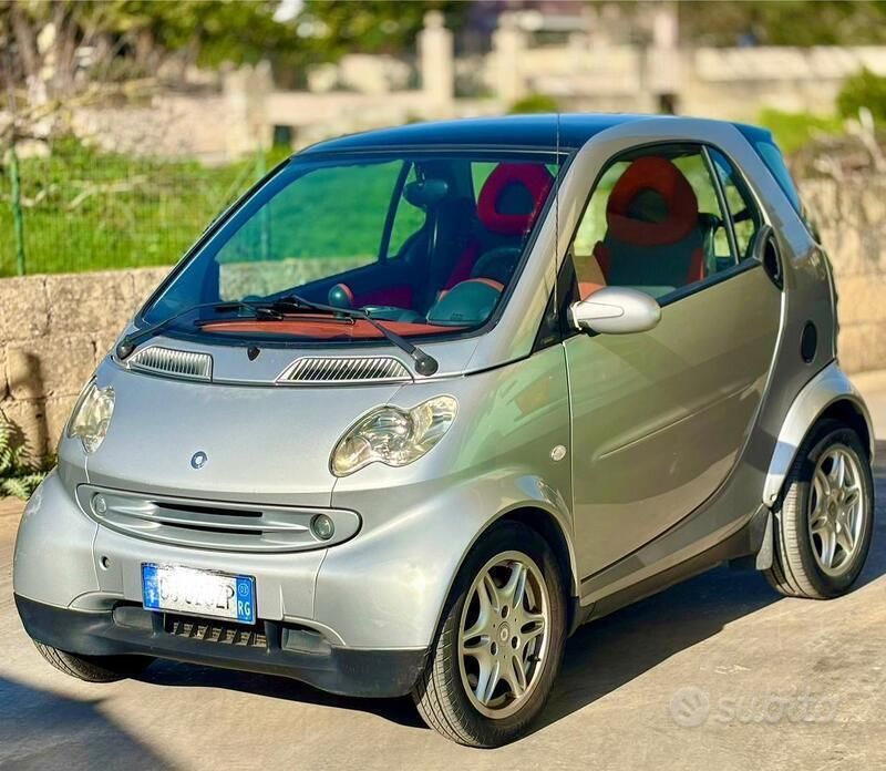 Grigio Usata 2003 Smart ForTwo Coupé Coupé | 3600 € (Molto cara) - Immagine 1/4