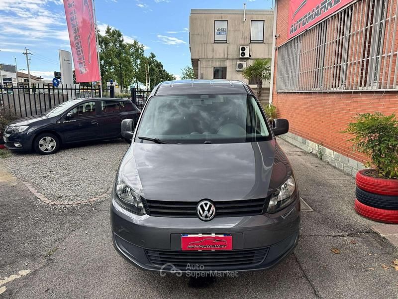 Usata VW Caddy Maxi Highline 102 CV (75 kW) 2015 Grigio Monovolume