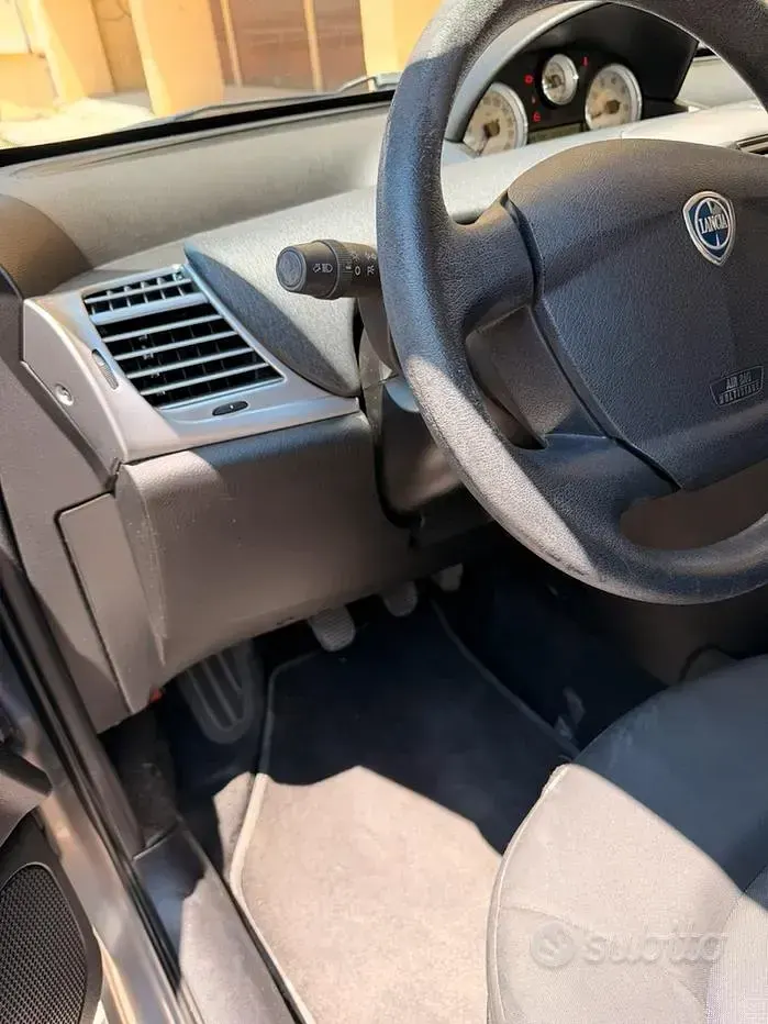 Usata Lancia Ypsilon 2011 Utilitaria