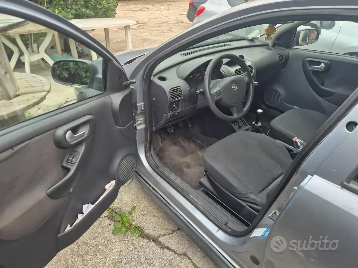 Usata Opel Corsa 69 CV (50 kW) 2004 Utilitaria
