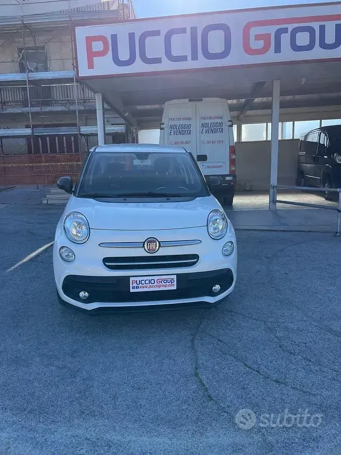 Usado Fiat 500L Lounge 95 CV (69 kW) 2017 Blanco Monovolumen