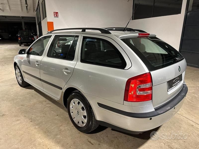 Usata Skoda Octavia Ambiente 102 CV (75 kW) 2006 Grigio Berlina