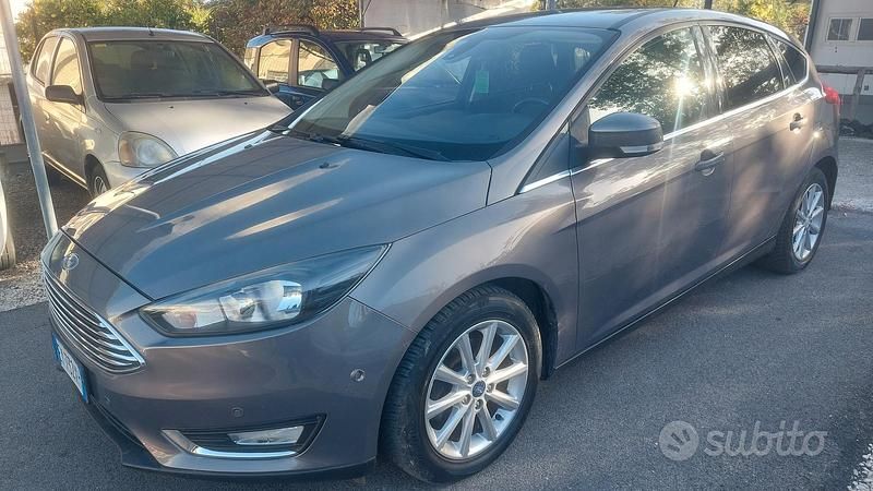 Usata 2015 Ford Focus Titanium Tre volumi | 7200 € (Ottimo prezzo) - Immagine 1/4