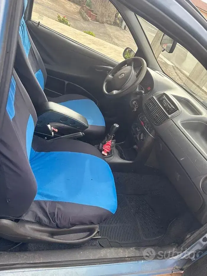 Usata Fiat Punto 69 CV (50 kW) 2008 Utilitaria