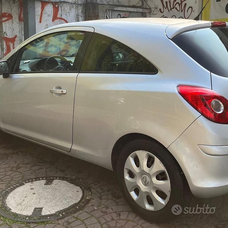 Usata Opel Corsa 80 CV (58 kW) 2010 Grigio Utilitaria
