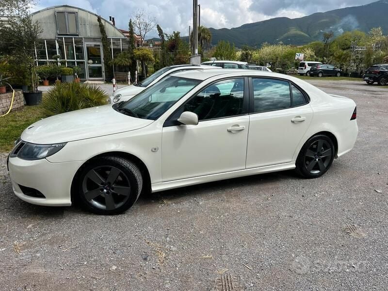 Usata Saab 9-3 Vector 180 CV (132 kW) 2009 Bianco Berlina