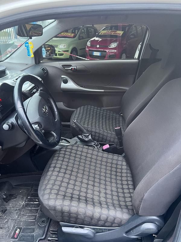 Usata Toyota iQ 68 CV (50 kW) 2009 Utilitaria