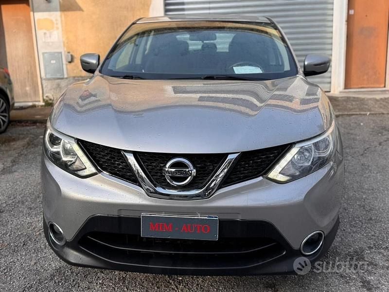 Usata Nissan Qashqai Acenta 110 CV (80 kW) 2015 Grigio SUV