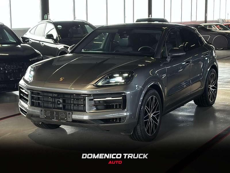 Usata Porsche Cayenne 470 CV (345 kW) 2024 Grigio SUV