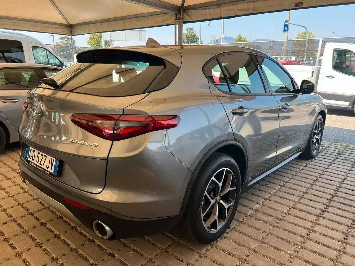 Usata Alfa Romeo Stelvio Super 160 CV (117 kW) 2020 Grigio SUV