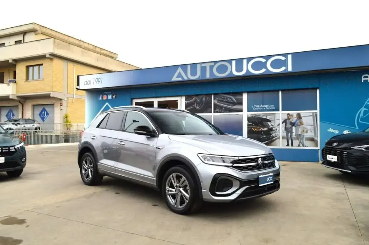 Usata VW T-Roc R-line 150 CV (110 kW) 2023 Grigio tetto nero SUV