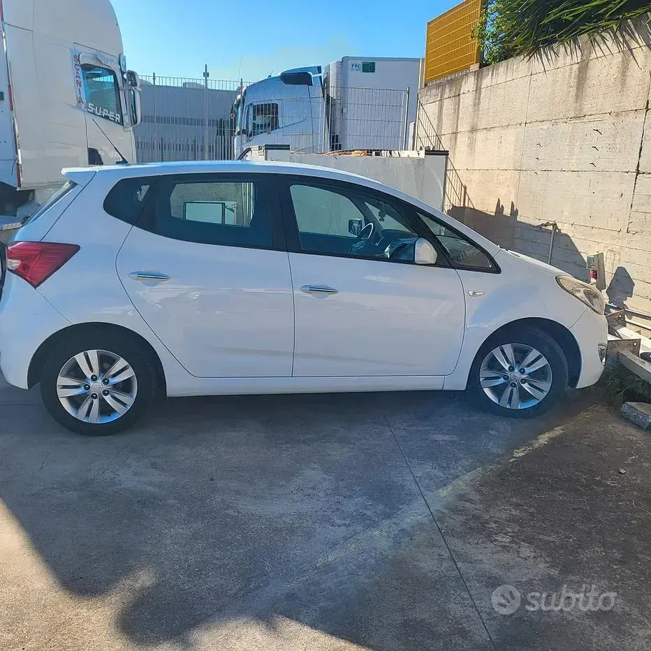 Usata Hyundai ix20 90 CV (66 kW) 2011 Bianco Utilitaria