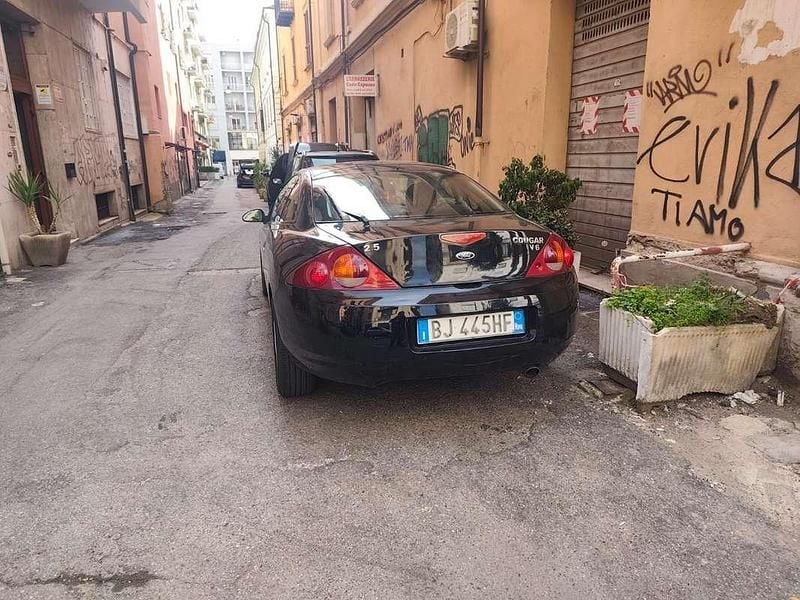 Begagnad Ford Cougar 170 HK (125 kW) 2000 Svart Sportkupé