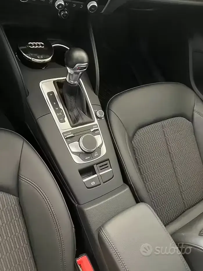 Usata Audi A3 150 CV (110 kW) 2019 Grigio Berlina