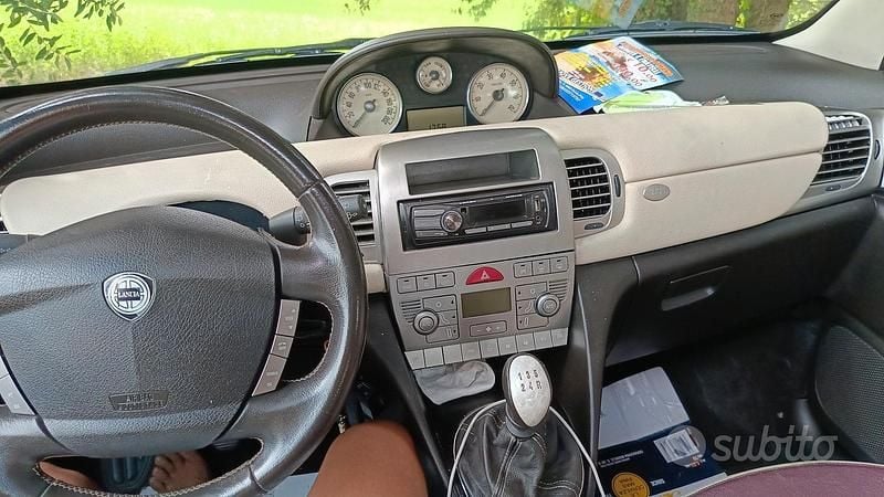 Usata Lancia Ypsilon 77 CV (56 kW) 2007 Grigio Utilitaria