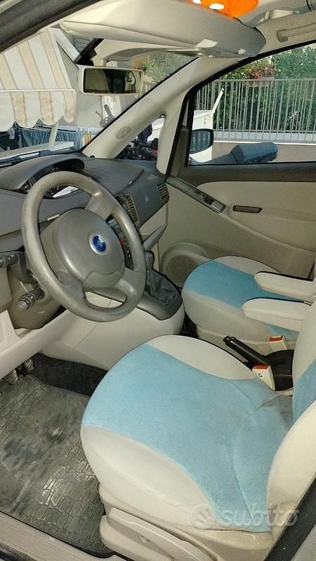 Usata Fiat Idea Emotion 101 CV (74 kW) 2005 Grigio Monovolume