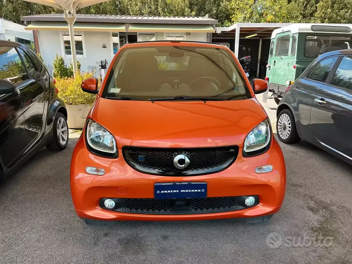 Usata Smart ForTwo Electric Drive Prime 41 kW (56 CV) 2020 Arancione Cabrio