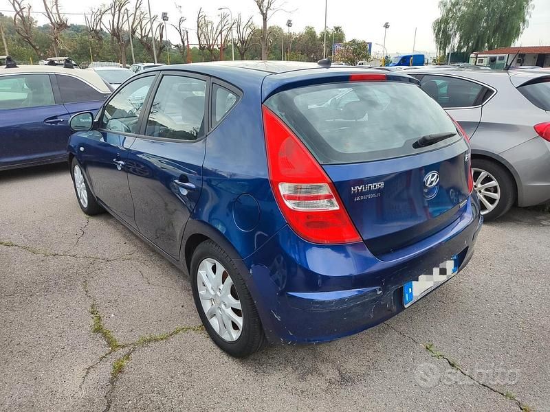 Usata Hyundai i30 115 CV (84 kW) 2009 Blu Berlina