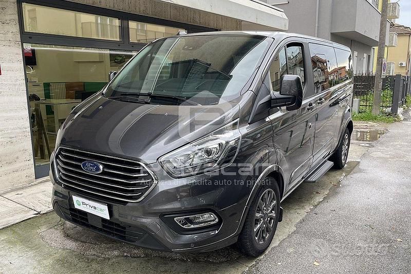 Grigio Usata 2022 Ford Tourneo Custom Titanium Furgone | 30.900 € (Super prezzo) - Immagine 1/4
