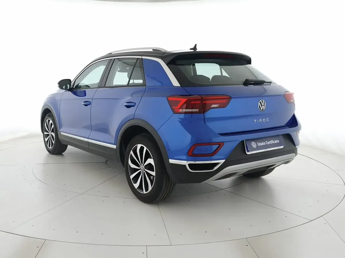 Usata VW T-Roc Style 150 CV (110 kW) 2023 Ravenna blue metallizzato nero SUV