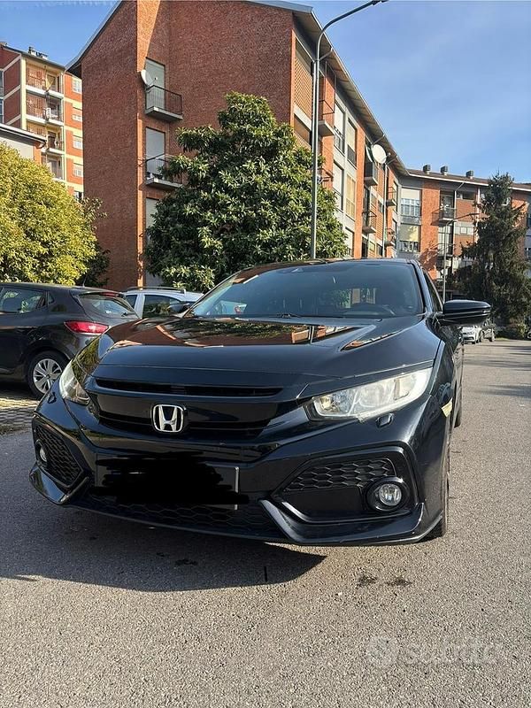 Nero Usata 2018 Honda Civic Tre volumi | 12.600 € (Ottimo prezzo) - Immagine 1/4