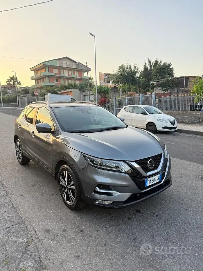 Usata Nissan Qashqai Tekna 110 CV (80 kW) 2017 Grigio SUV