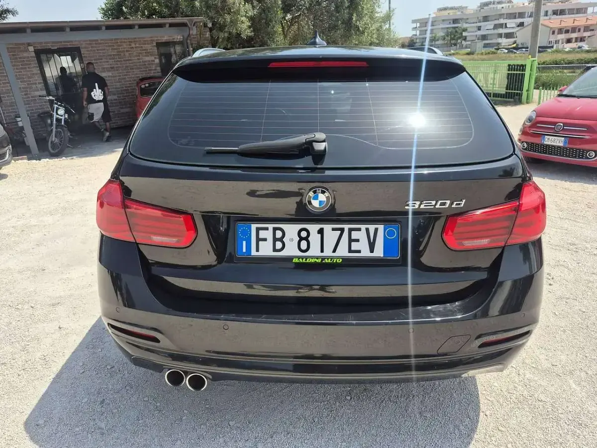 Usata BMW 320 Advantage 190 CV (139 kW) 2015 Nero Station wagon