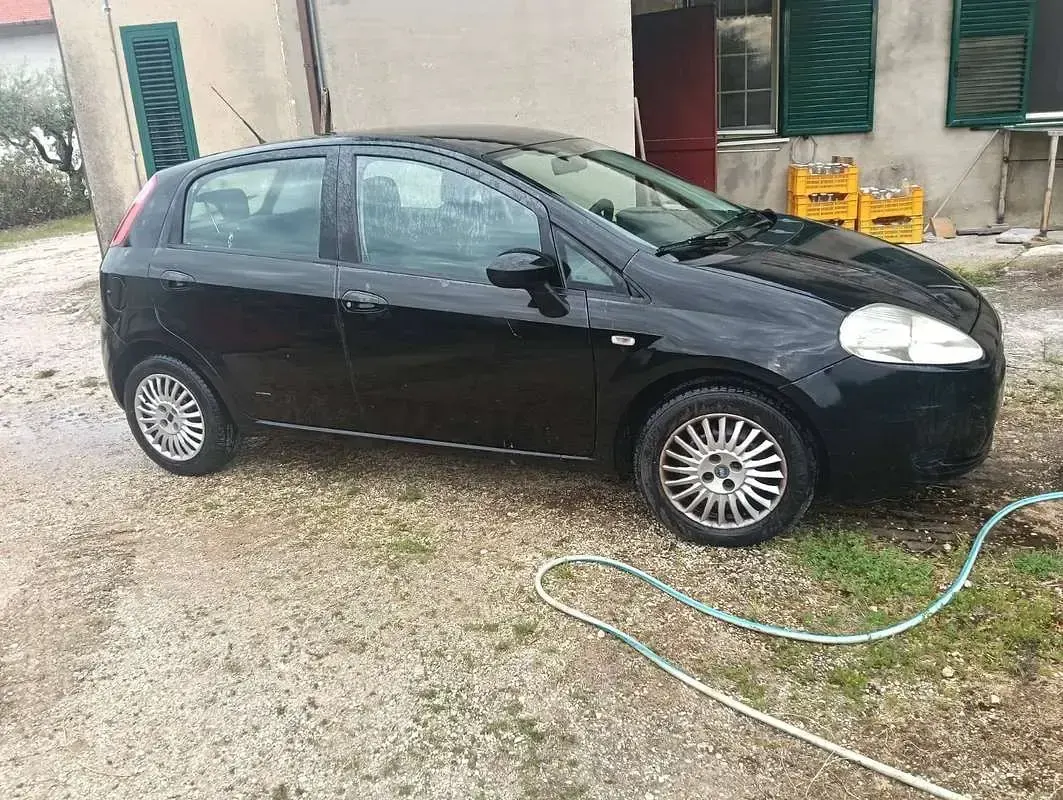 Usata Fiat Grande Punto Active 75 CV (55 kW) 2007 Nero Utilitaria