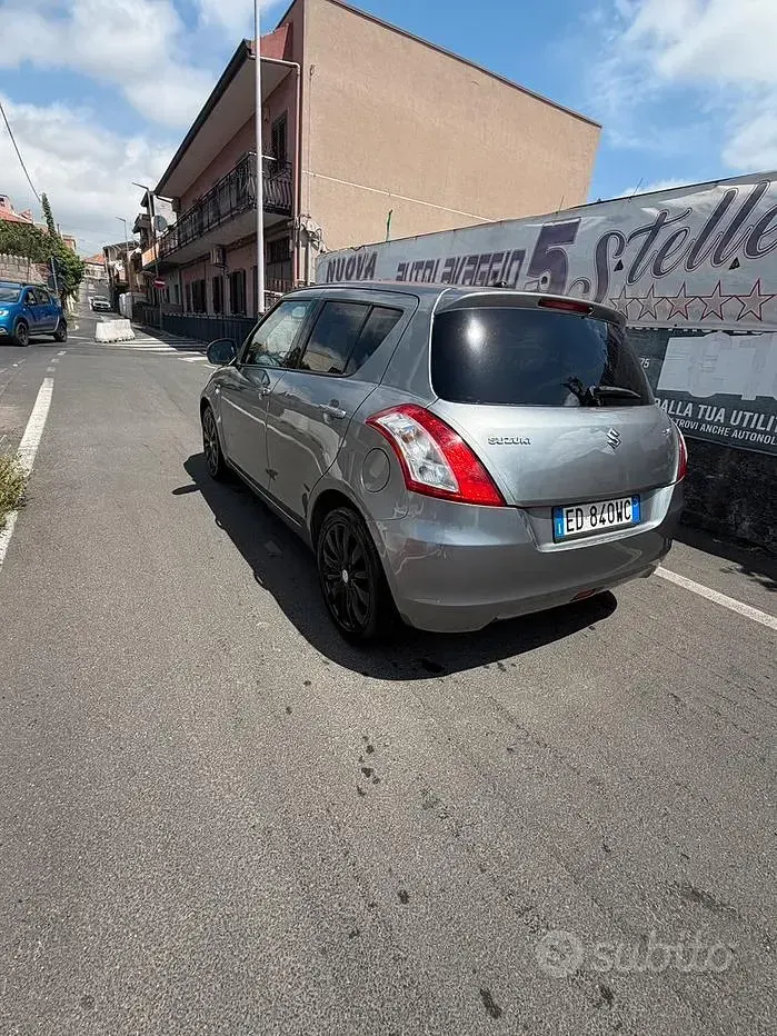 Second-hand Suzuki Swift 75 CP (55 kW) 2011 Gri Hatchback