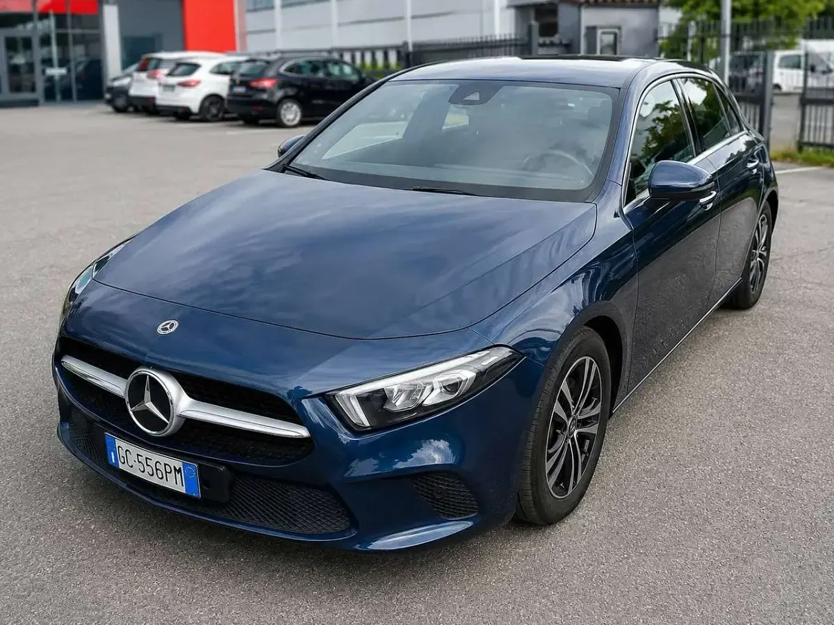 Usata Mercedes A180 Business 116 CV (85 kW) 2020 Blu/azzurro Berlina