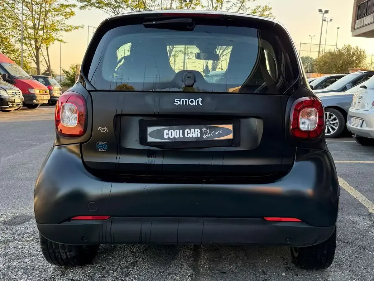 Usata Smart ForTwo Electric Drive Prime 41 kW (56 CV) 2019 Nero opaco Utilitaria