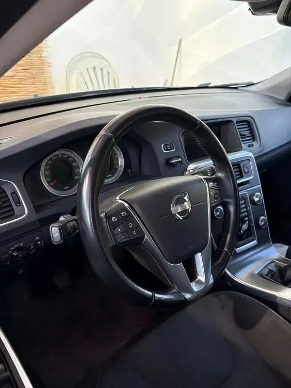 Usata Volvo V60 Momentum 114 CV (83 kW) 2013 Station wagon