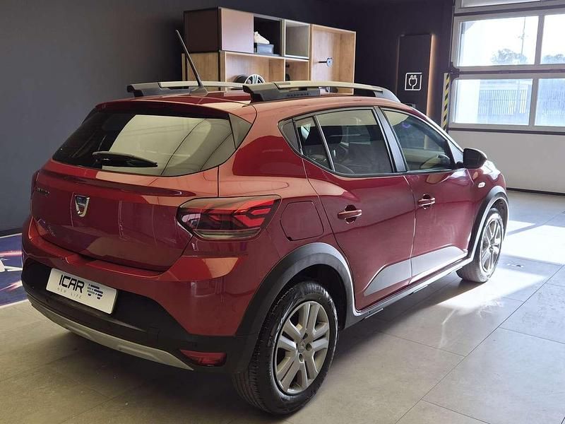 Usata Dacia Sandero Comfort 101 CV (74 kW) 2022 Rosso Utilitaria