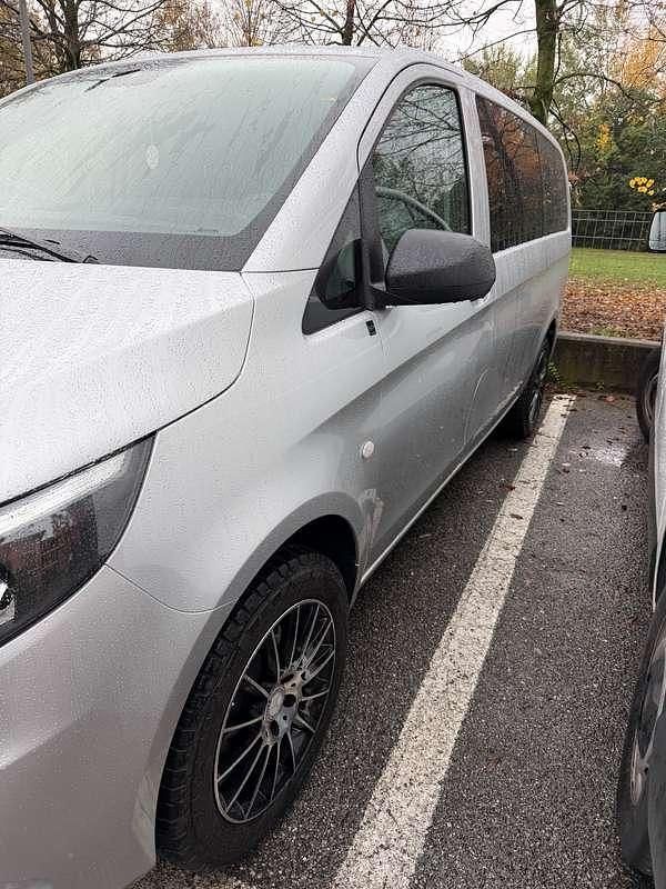 Usata Mercedes Vito 102 CV (75 kW) 2023 Argento Furgone