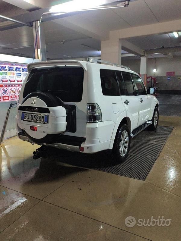 Usata Mitsubishi Pajero Intense 200 CV (147 kW) 2011 Bianco SUV