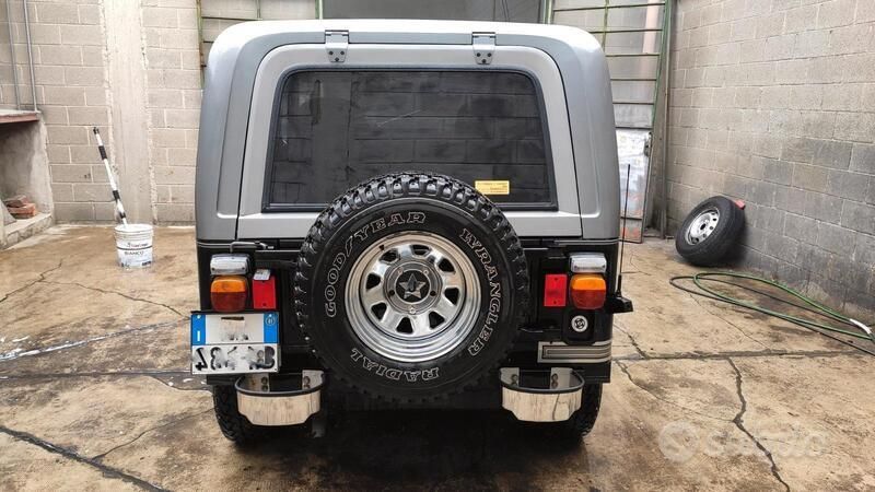 Usata Jeep CJ Laredo 121 CV (88 kW) 1981 Nero SUV