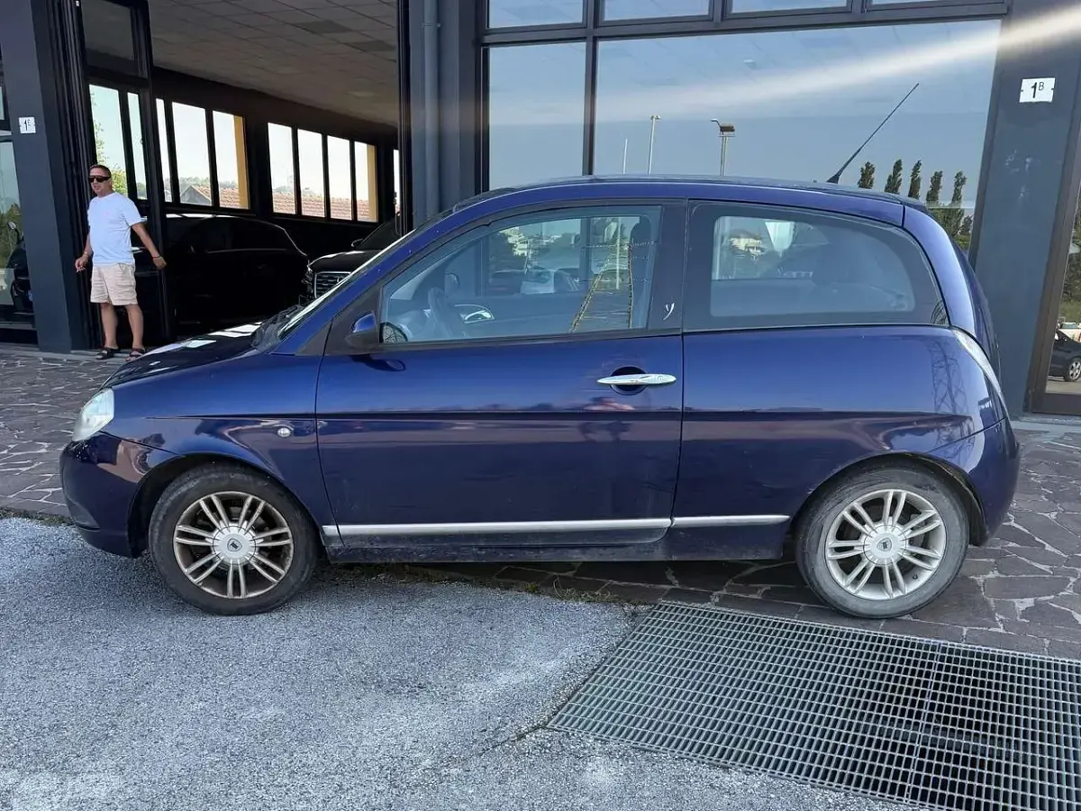 Usata Lancia Ypsilon 60 CV (44 kW) 2007 Blu/azzurro Utilitaria