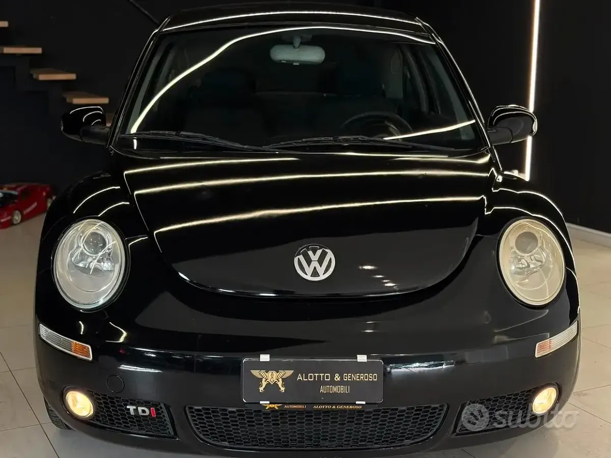 Usata VW New Beetle 105 CV (77 kW) 2007 Nero Utilitaria