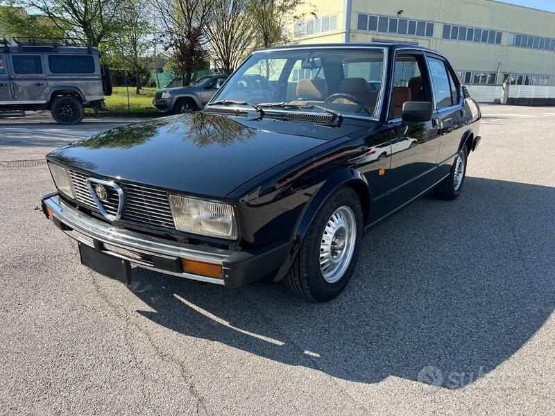 Nero Usata 1982 Alfa Romeo Alfetta Tre volumi | 12.500 € - Immagine 1/4