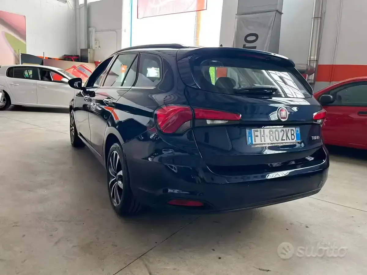 Usata Fiat Tipo Lounge 120 CV (88 kW) 2017 Blu Station wagon