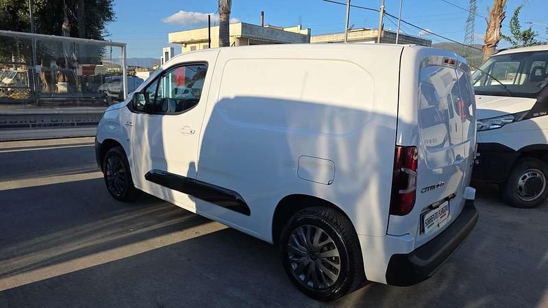 Usata Citroën Berlingo 102 CV (75 kW) 2024 Bianco Monovolume