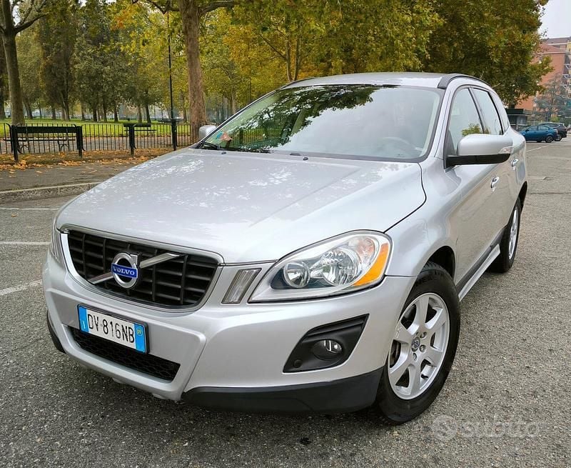 Grigio Usata 2009 Volvo XC60 Summum SUV | 7500 € (Ottimo prezzo) - Immagine 1/4